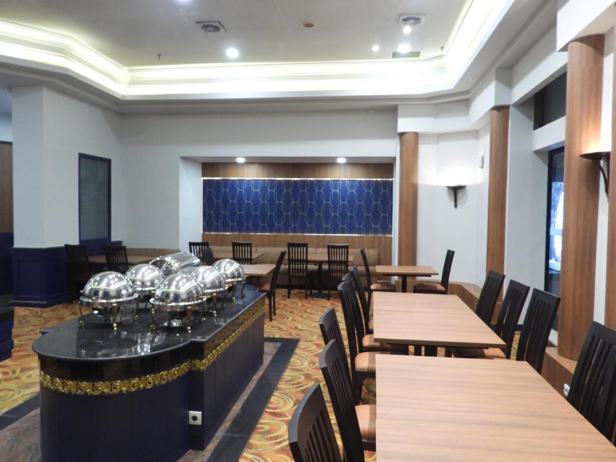 Maxwell Hotel Jakarta Exterior photo